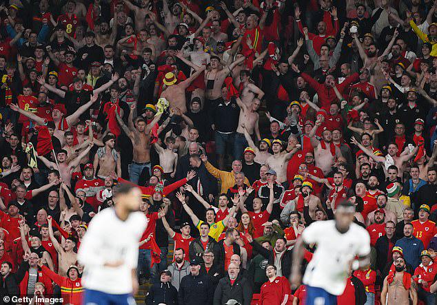 内维尔和图, ead